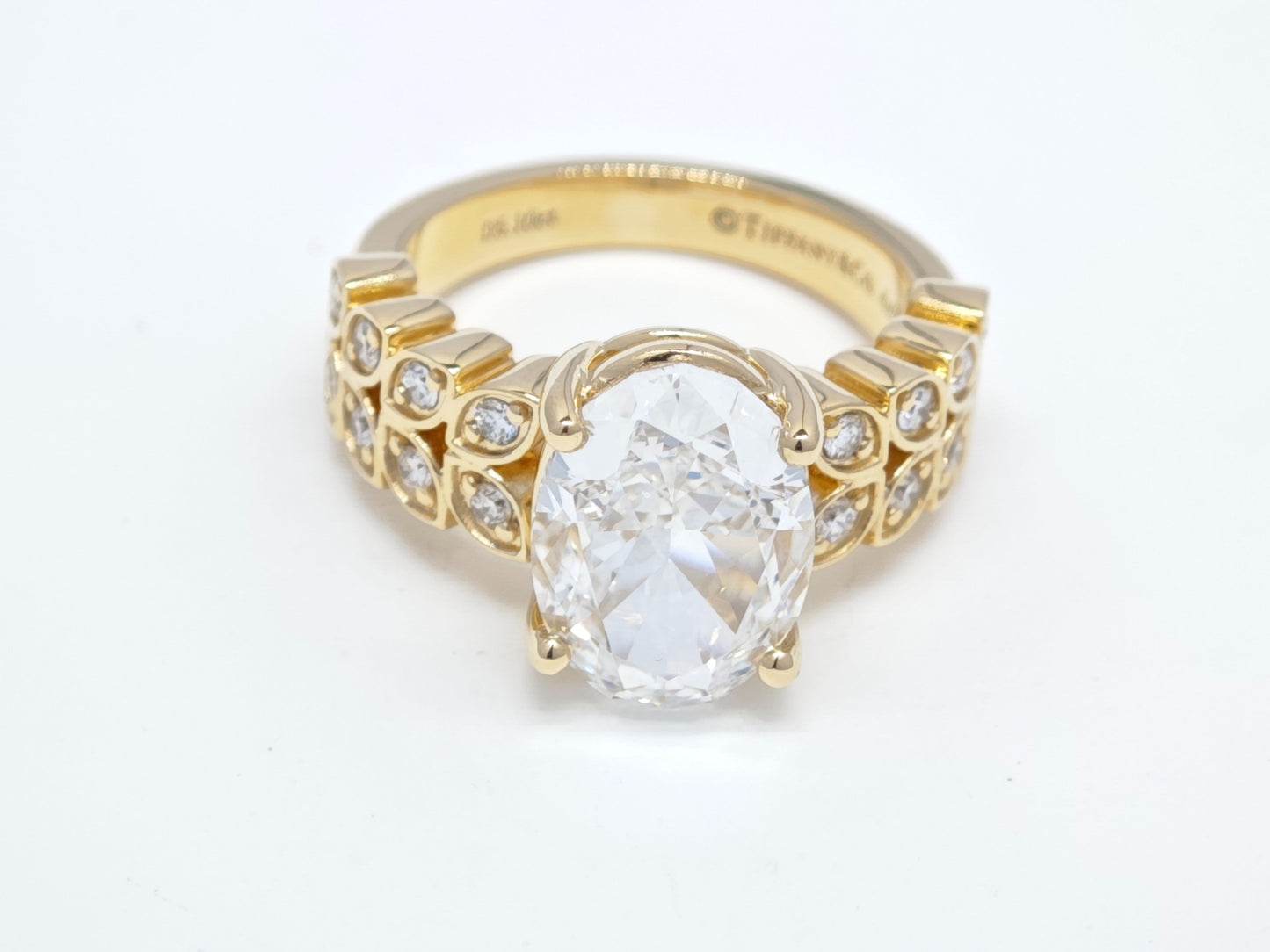 5.1ct D VS1 Oval Diamond Ring 18K Yellow Gold IGI Certified